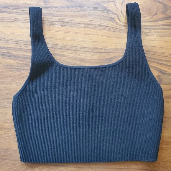 Aritzia Babaton sculpt cropped square neck tank top - Picture 1 of 6